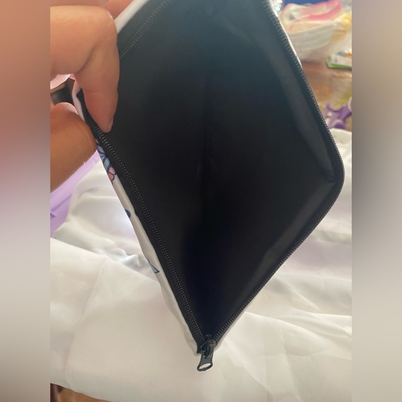 Make up bag - Picture 2 of 2